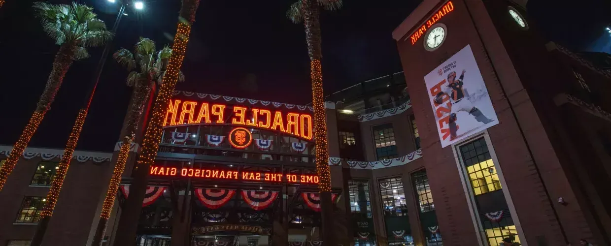 Ingresso Oracle Park Willie Mays Plaza