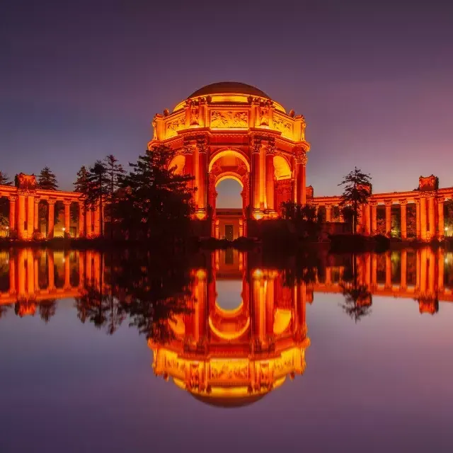 Palace of Fine Arts at night.